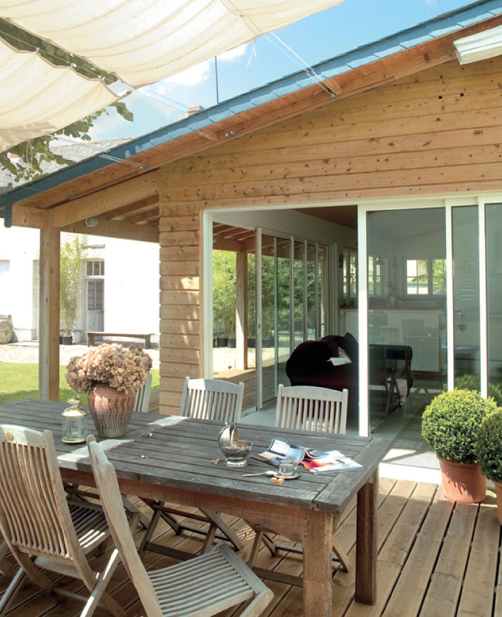Rénovation d'une baie vitrée à galandage sur-mesure en PVC, en bois, en aluminium et en mixte bois/alu en Essonne : Evry, Lisses, Mennecy, Fleury-Mérogis, Massy, etc.
