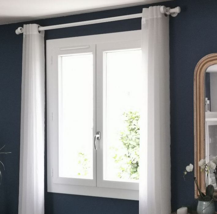 Pose et rénovation d'une fenêtre sur-mesure en PVC dans une maison en Essonne : Corbeil-Essonnes, Lisses, Courcouronnes, Evry, Mennecy, Fleury-Mérogis, Villabé, Ris-orangis, etc.