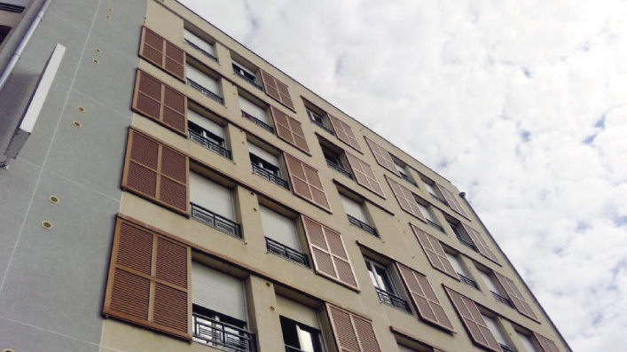 Pose de volets coulissants sur-mesure en PVC avec ou sans lames ajourées en Essonne : Orly, Rungis, Wissous, Ablon sur seine, Paray Vieille-poste, Athis Mons, Massy, Palaiseau, etc.