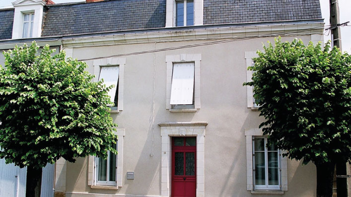 Pose de volets persiennes jalousies sur-mesure en PVC dans l'Essonne : Orly, Rungis, Wissous, Ablon sur seine, Paray Vieille-poste, Athis Mons, Massy, Palaiseau, etc.