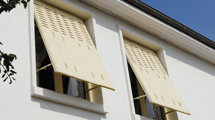 Pose de volets persiennes jalousies sur-mesure en acier dans l'Essonne : Brétigny, Montlhéry, Sainte Geneviève des bois, Saint Michel sur-orge, Bondoufle, etc.